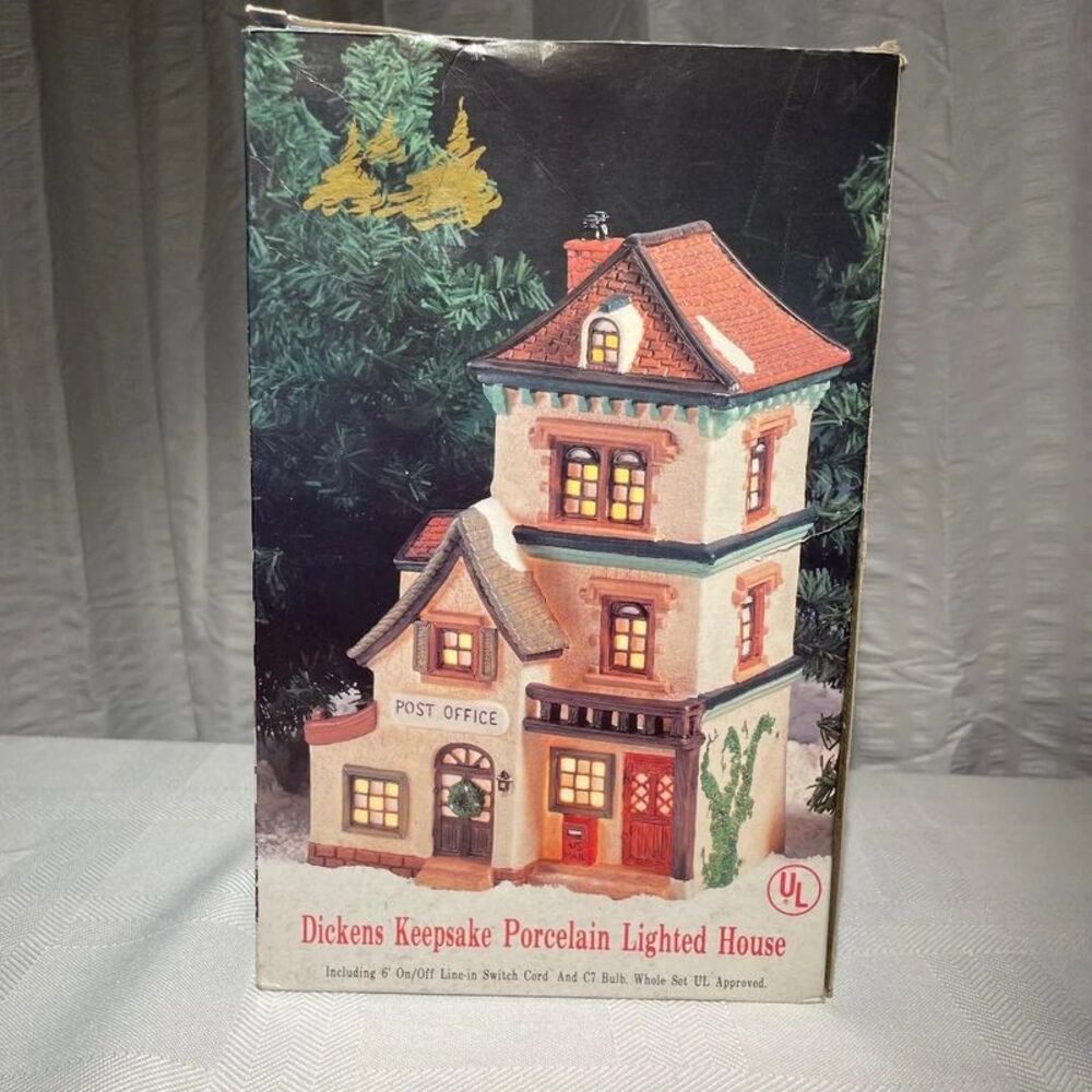 Vintage 1995 Dickens Keepsake Post Office O'Well Porcelain Village Box(C5-1)